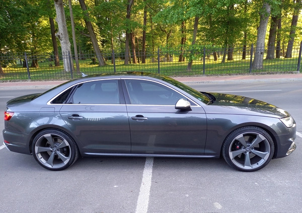 Audi S4 cena 132000 przebieg: 136000, rok produkcji 2018 z Ząbki małe 529